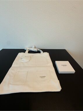 CHANEL Beauté VIP Canvas Apron Bag + Gold Compact Mirror GWP Set